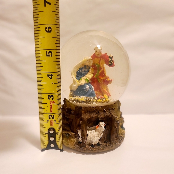 Vintage Snowglobe Musical San Francisco Music Box Christmas Nativity Scene Globe - Picture 8 of 11